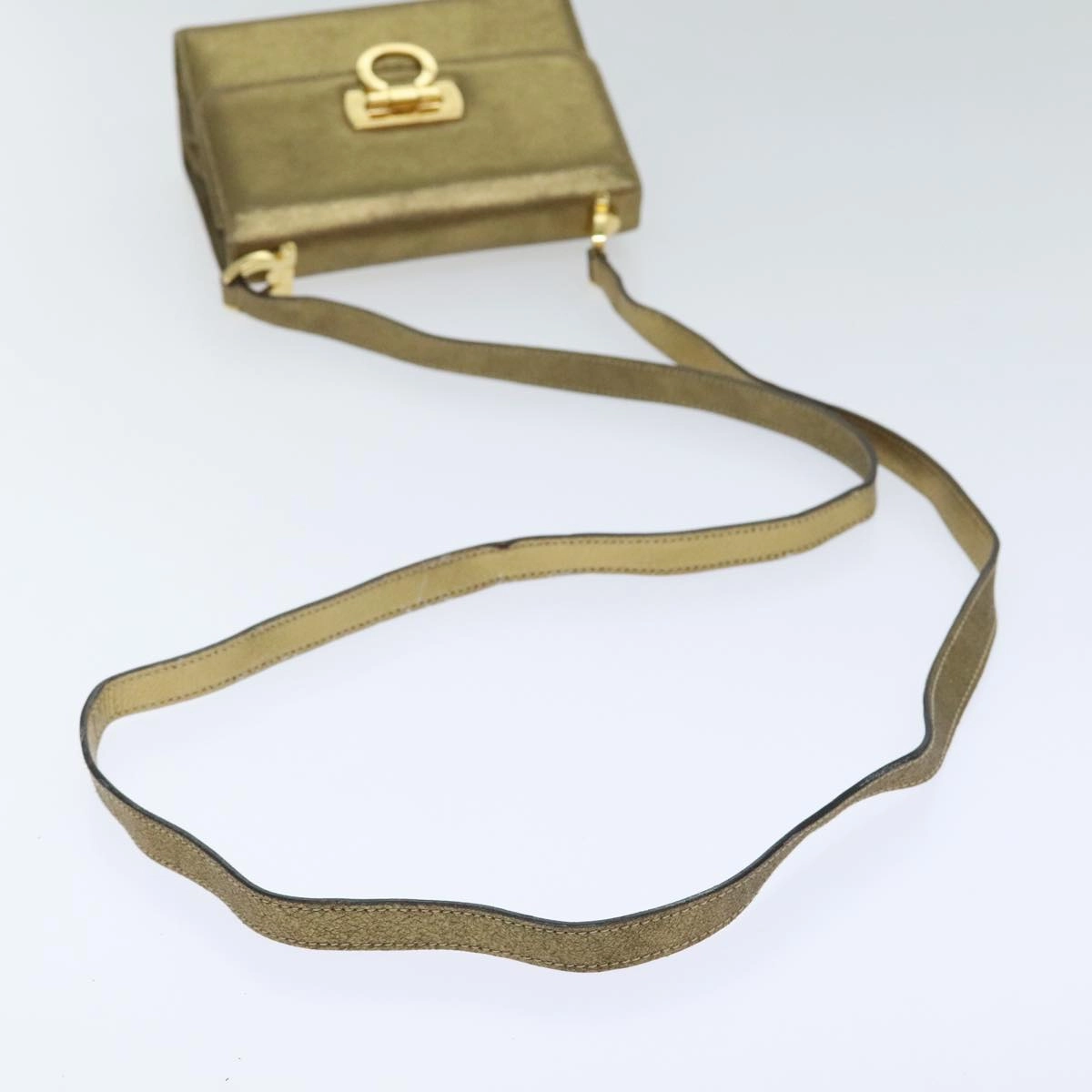 Salvatore Ferragamo Gancini  Leather Shoulder Bag (Pre-Owned)
