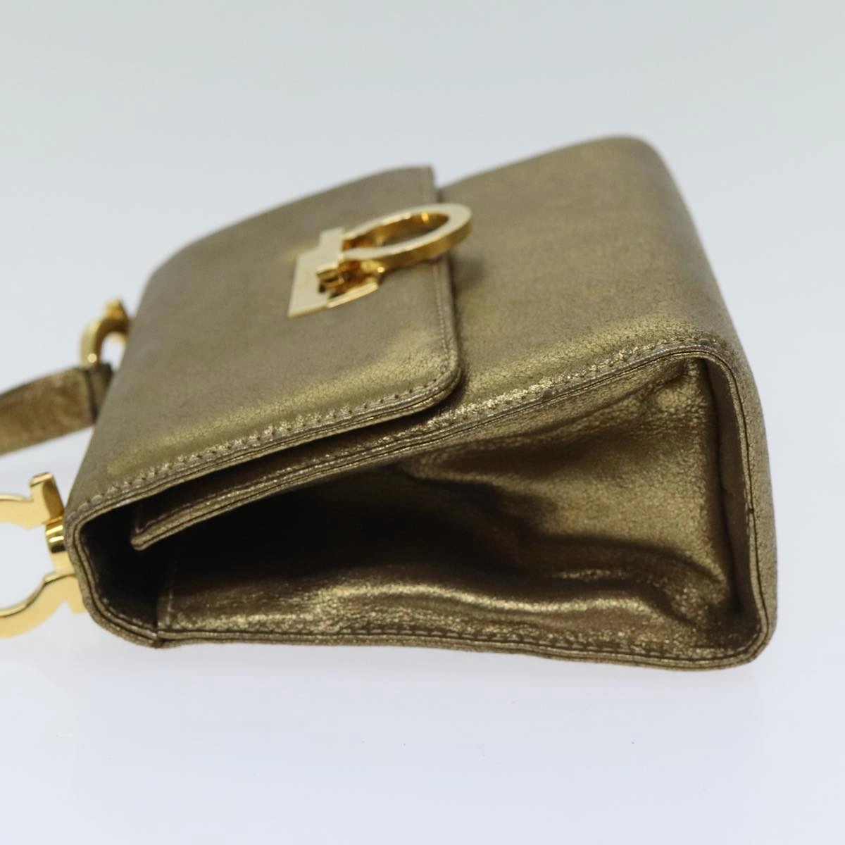 Salvatore Ferragamo Gancini  Leather Shoulder Bag (Pre-Owned)