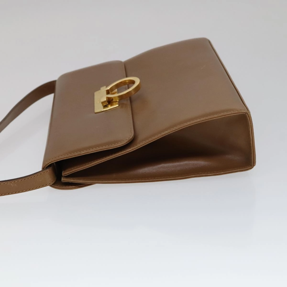Salvatore Ferragamo Gancini Leather Shoulder Bag (Pre-Owned)