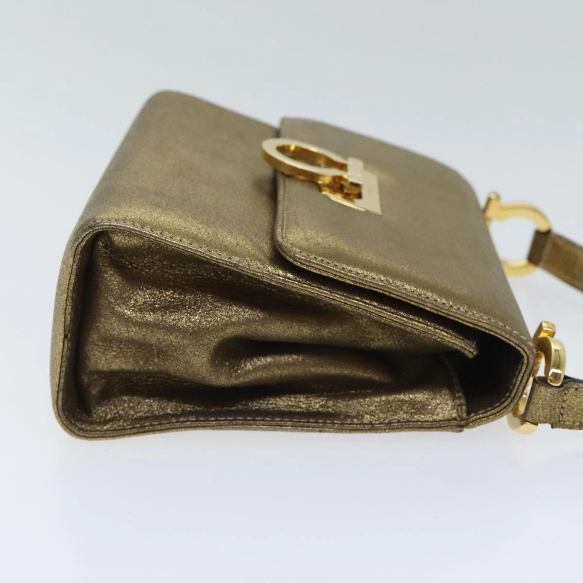 Salvatore Ferragamo Gancini  Leather Shoulder Bag (Pre-Owned)