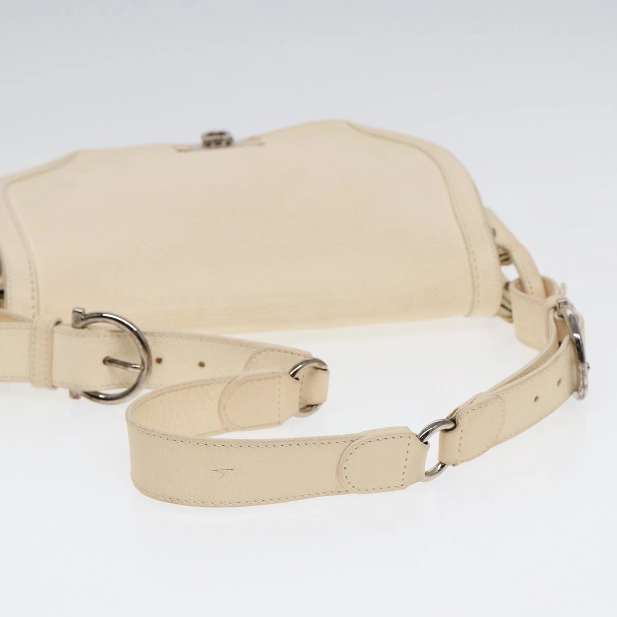 Salvatore Ferragamo Gancini  Leather Shoulder Bag (Pre-Owned)