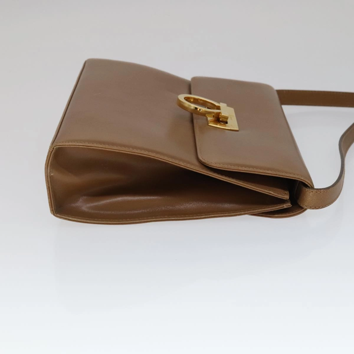 Salvatore Ferragamo Gancini Leather Shoulder Bag (Pre-Owned)