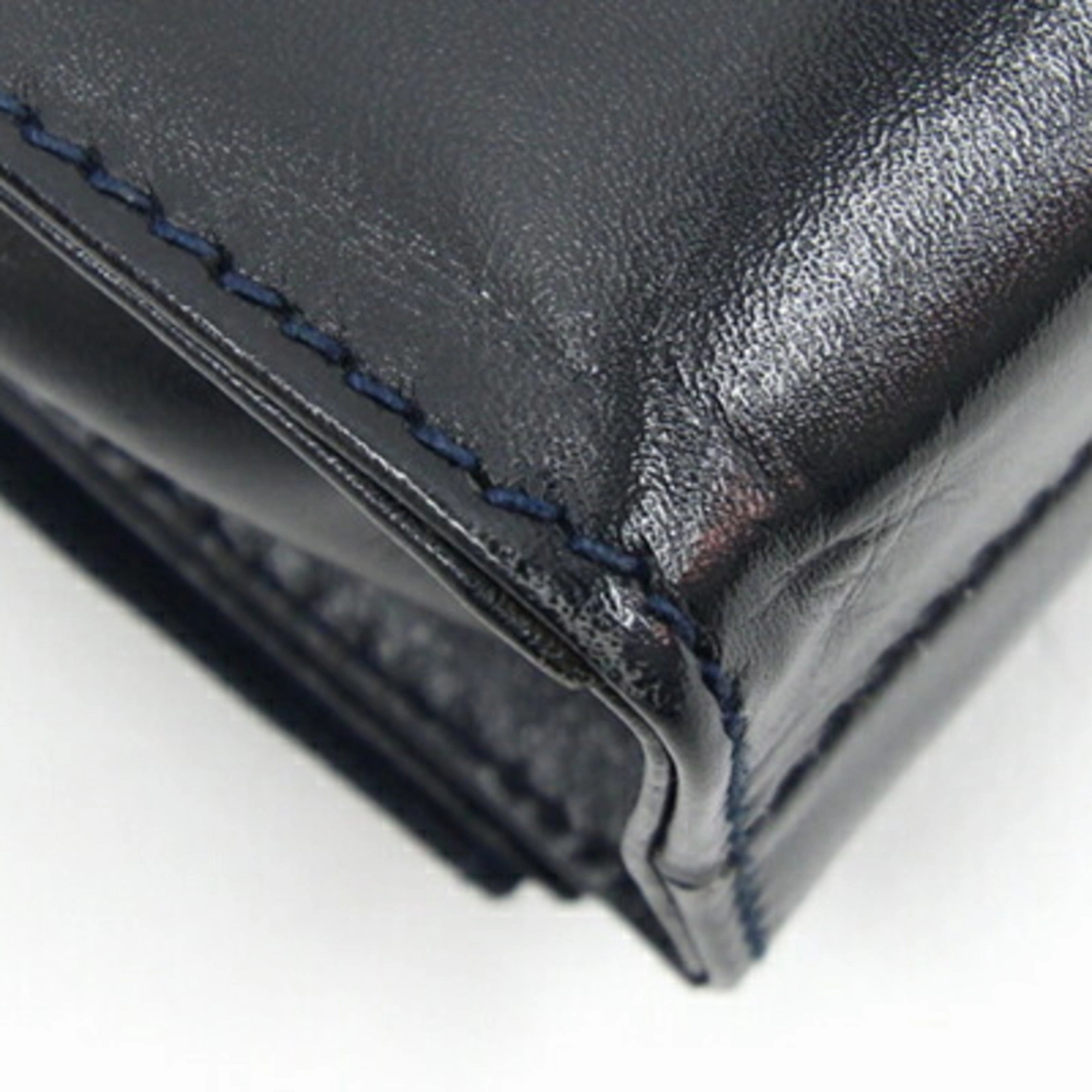Salvatore Ferragamo Leather Pochette Shoulder Bag (Pre-Owned)