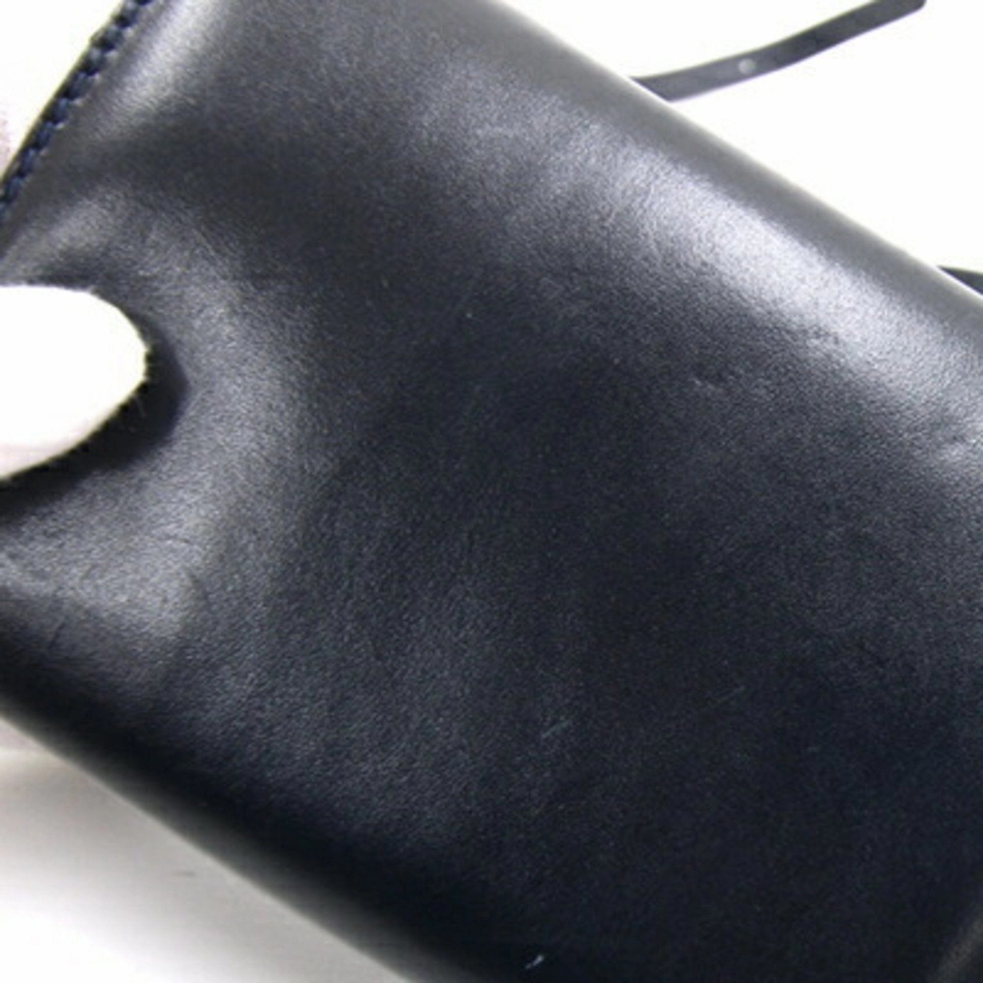 Salvatore Ferragamo Leather Pochette Shoulder Bag (Pre-Owned)