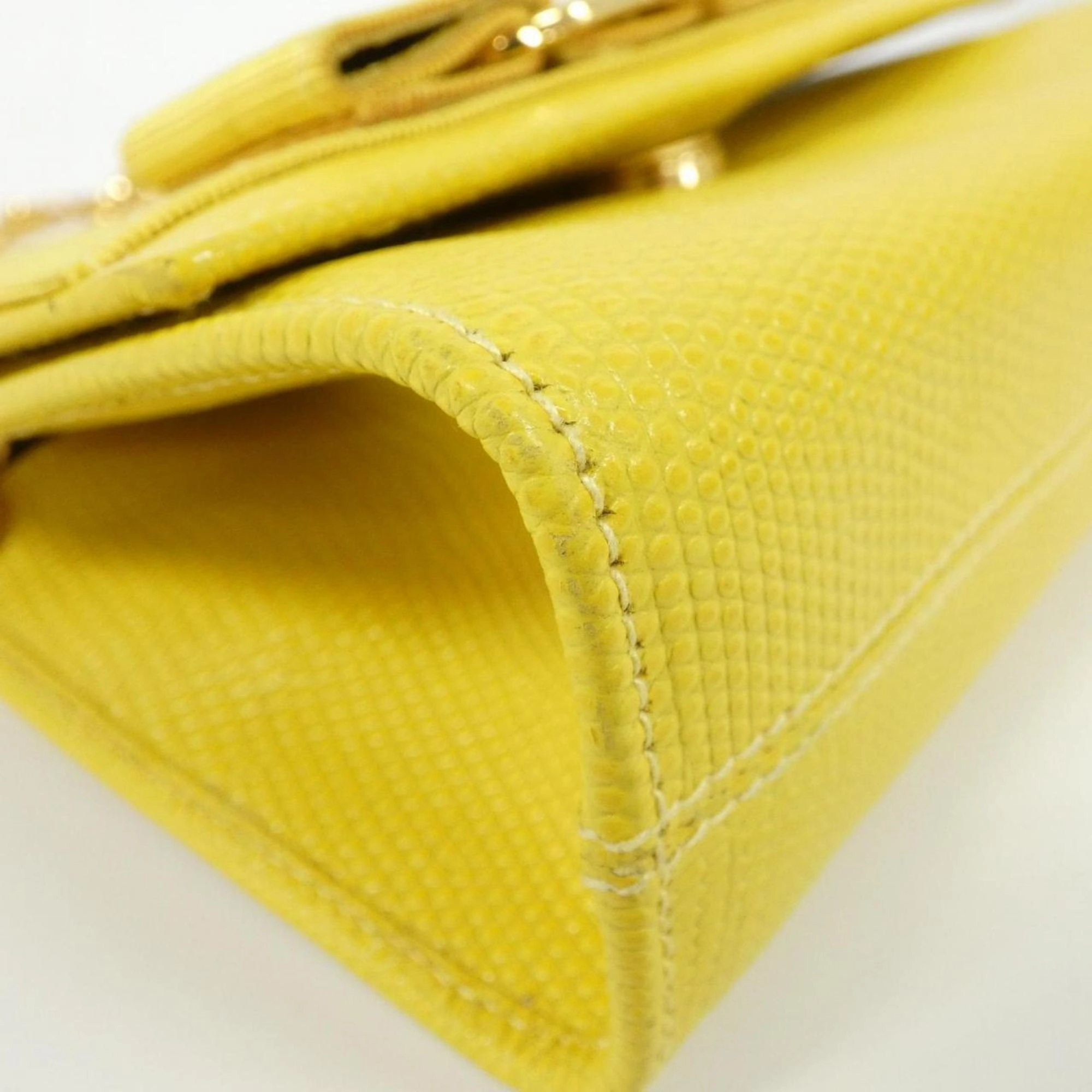 Salvatore Ferragamo Leather Shoulder Bag (Pre-Owned)