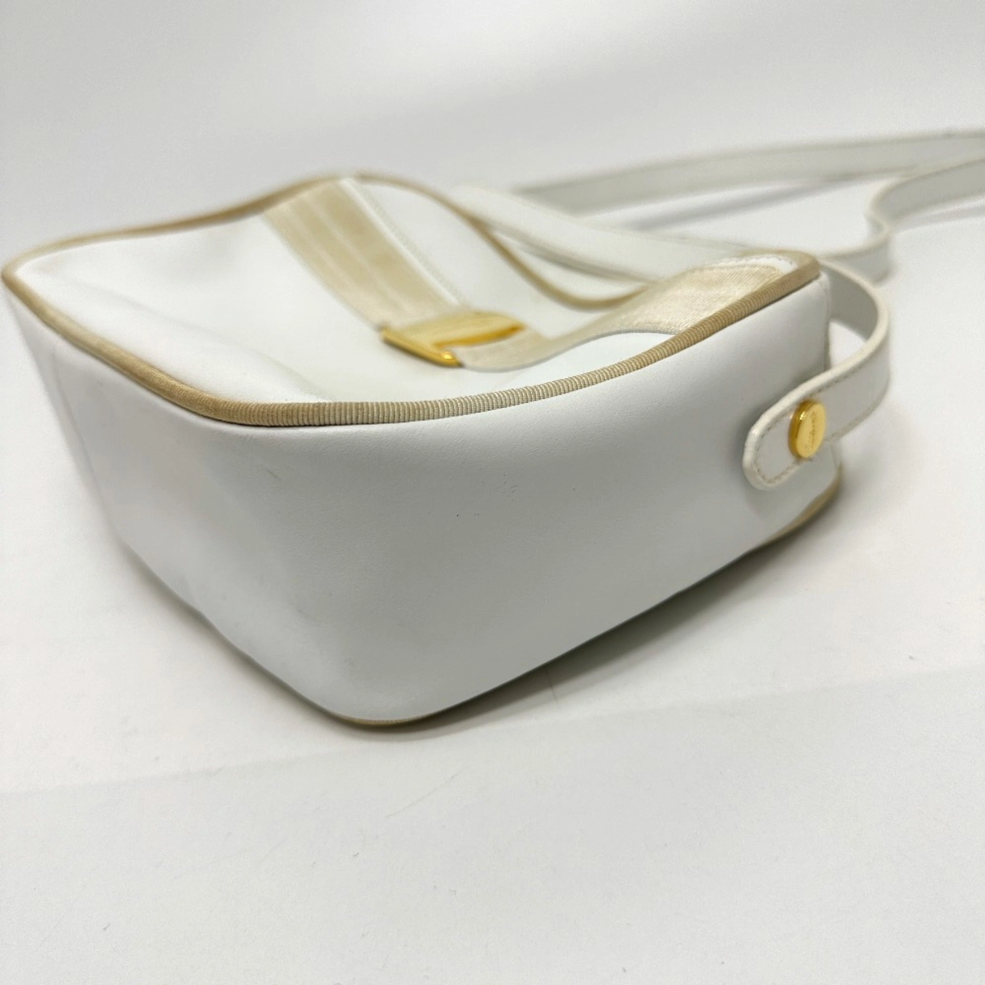 Salvatore Ferragamo  Leather Shoulder Bag (Pre-Owned)