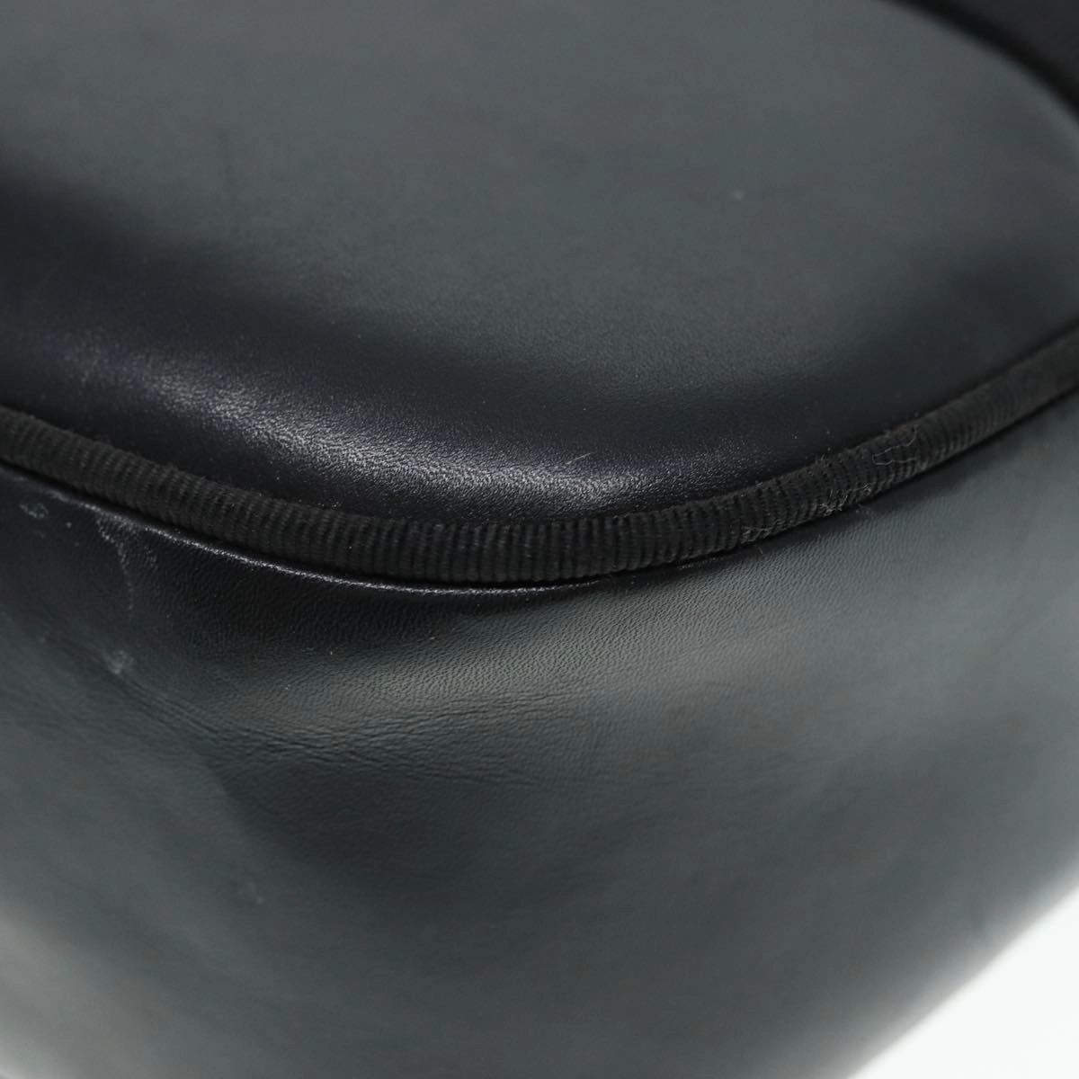 Salvatore Ferragamo Vara  Leather Shoulder Bag (Pre-Owned)
