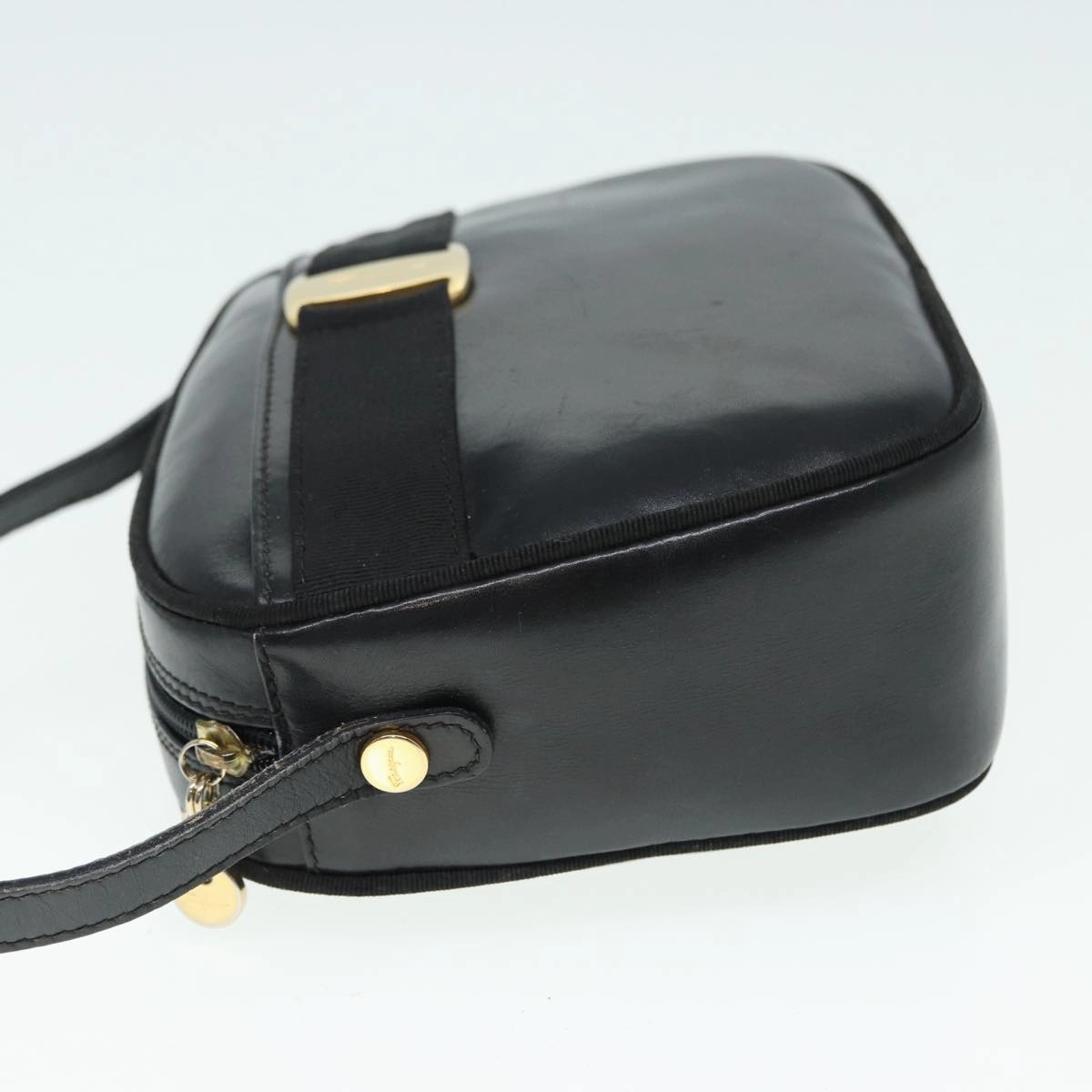 Salvatore Ferragamo Vara  Leather Shoulder Bag (Pre-Owned)