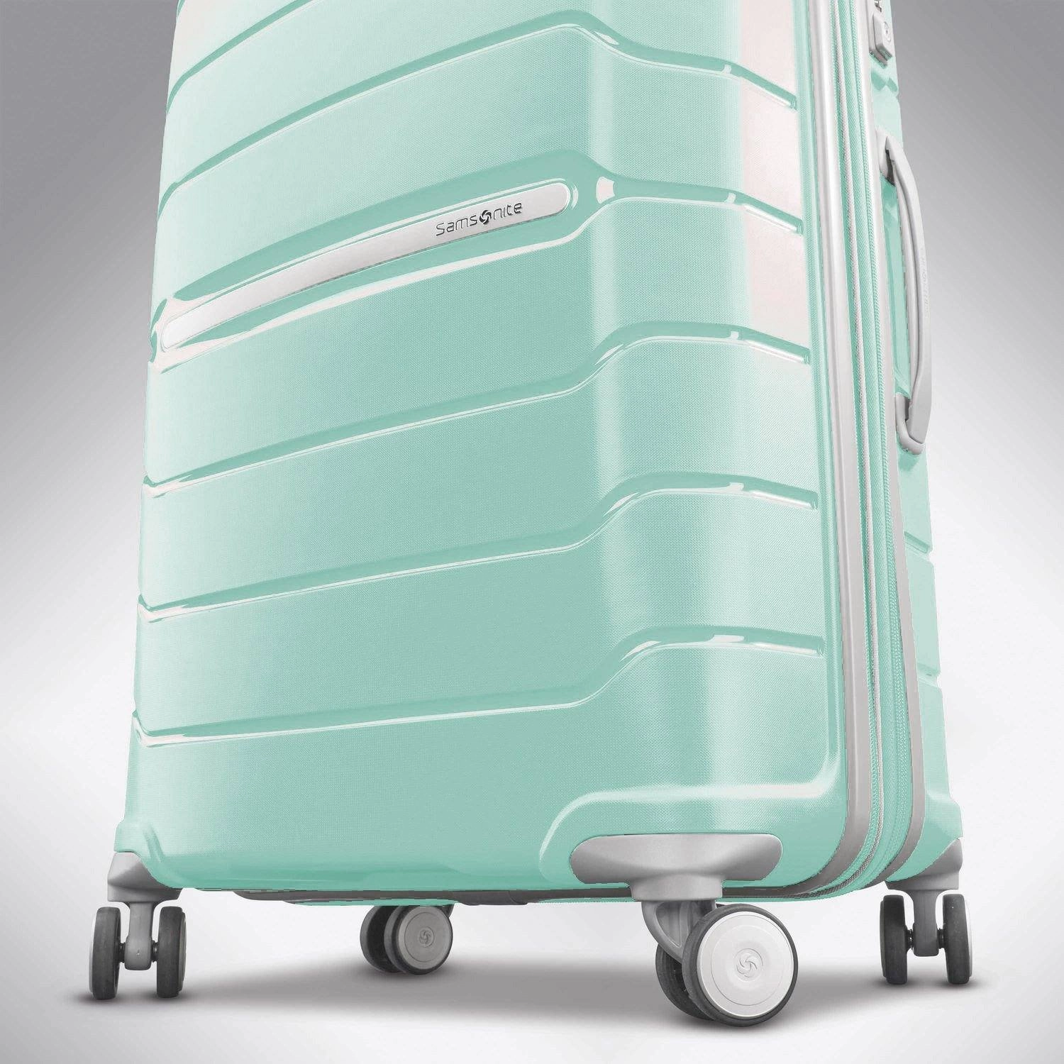Samsonite Freeform 21" 4-Wheel Carry-On Luggage