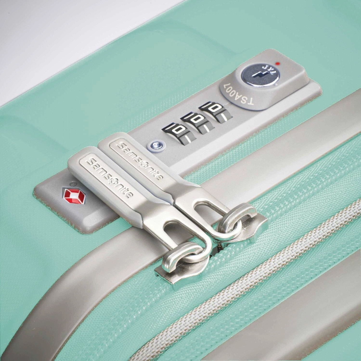 Samsonite Freeform 21" 4-Wheel Carry-On Luggage
