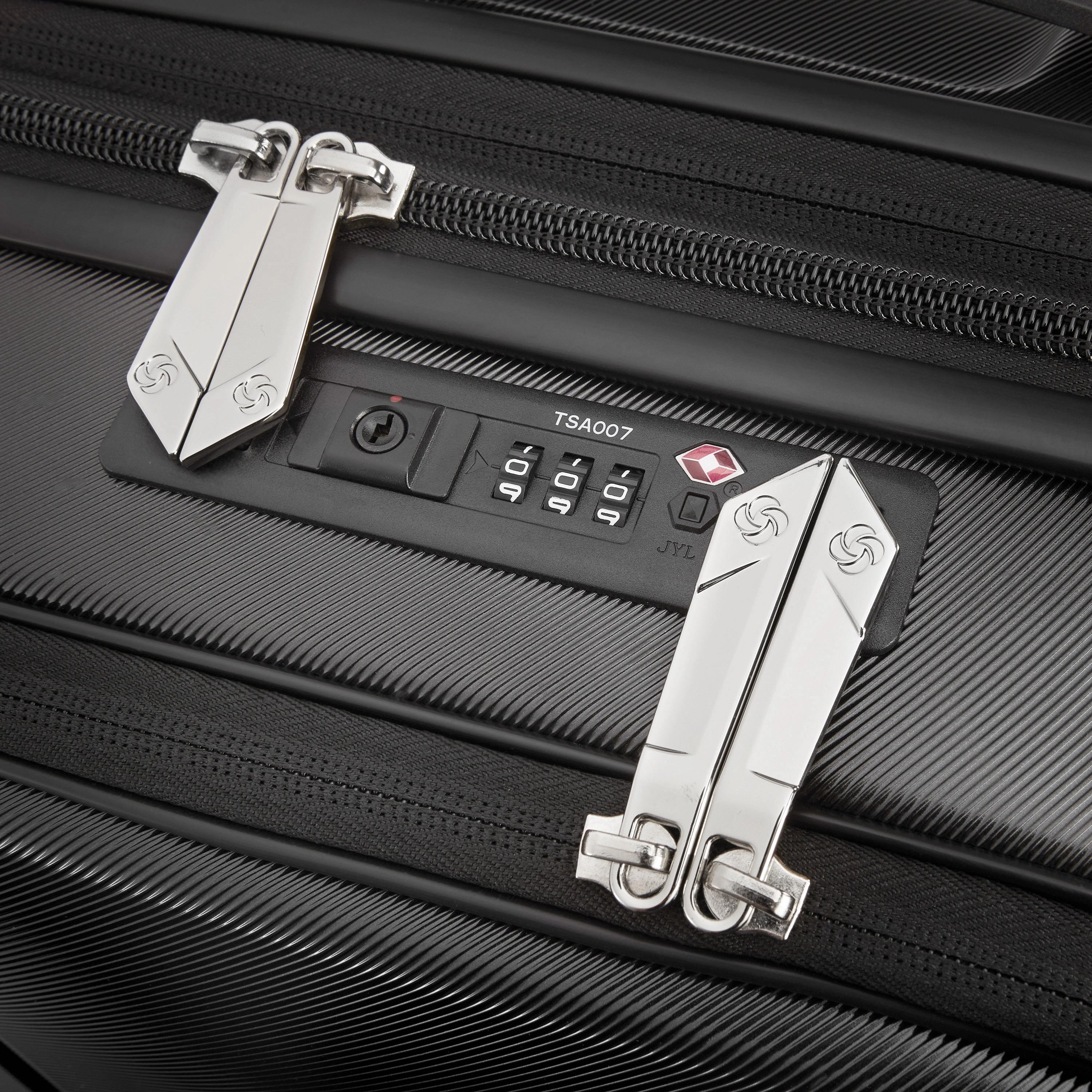 Samsonite Just Right Spinner Carry-On Expandable Luggage with 15" Laptop Compartment