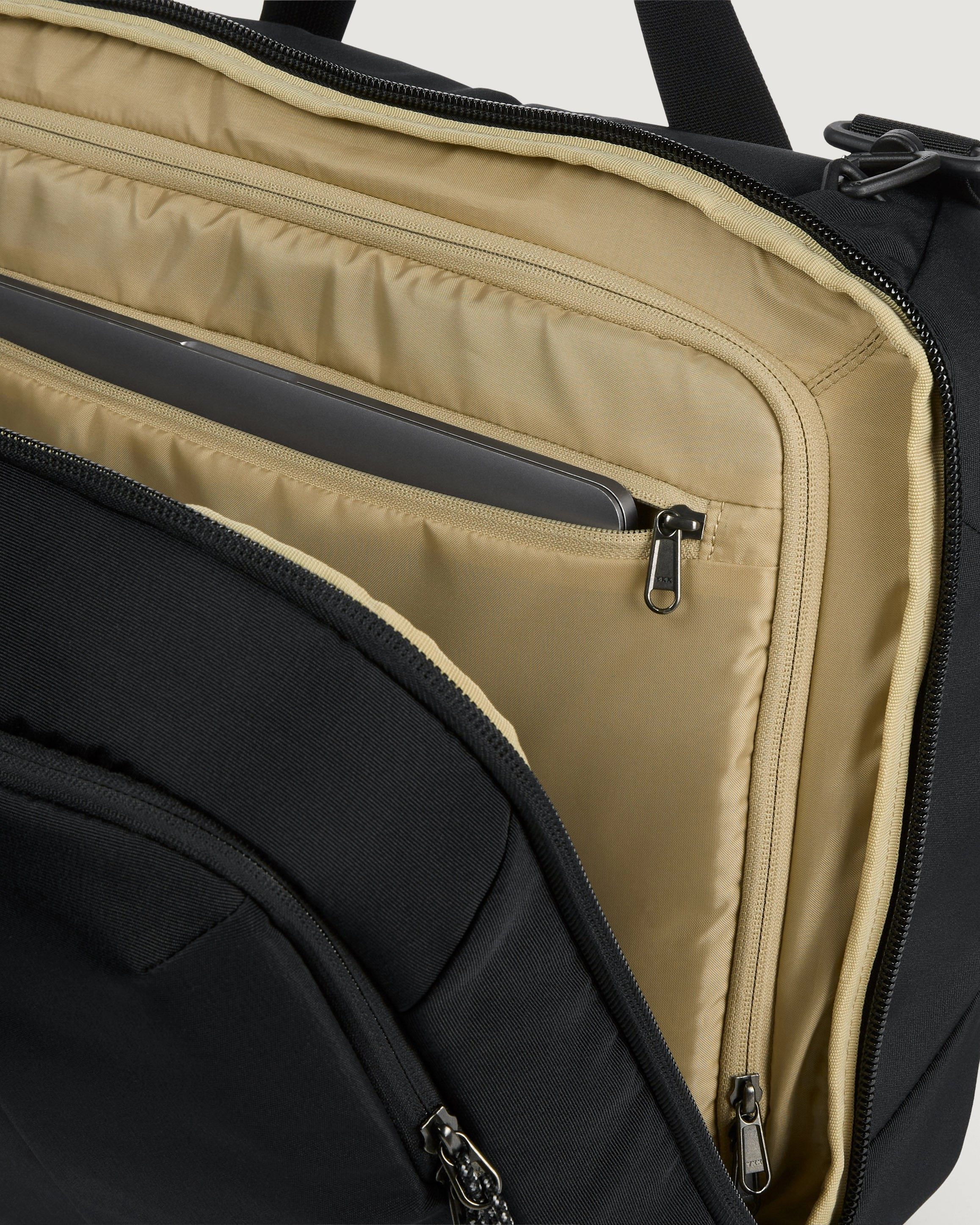 Split Level Bag - 30L - Black/Black