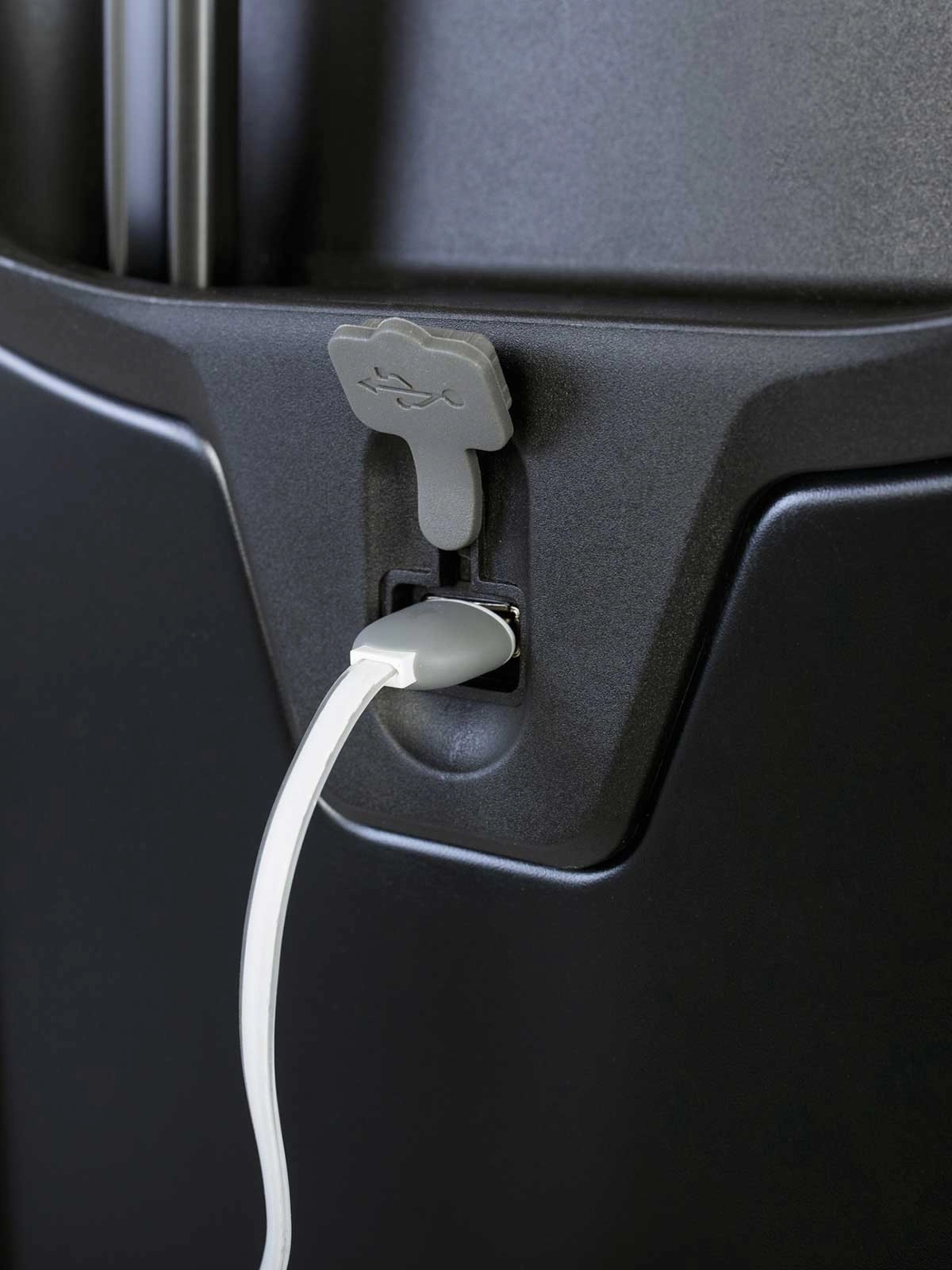 Travelpro Crew 11 19" Hardside Spinner International Carry-on