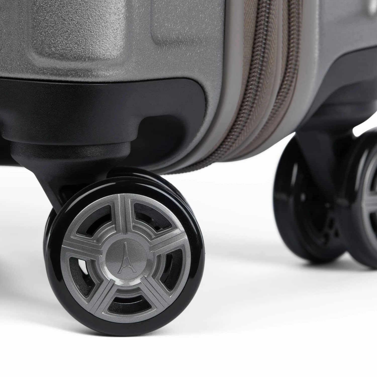 Travelpro Platinum Elite Carry-on Expandable Hardside Spinner Luggage