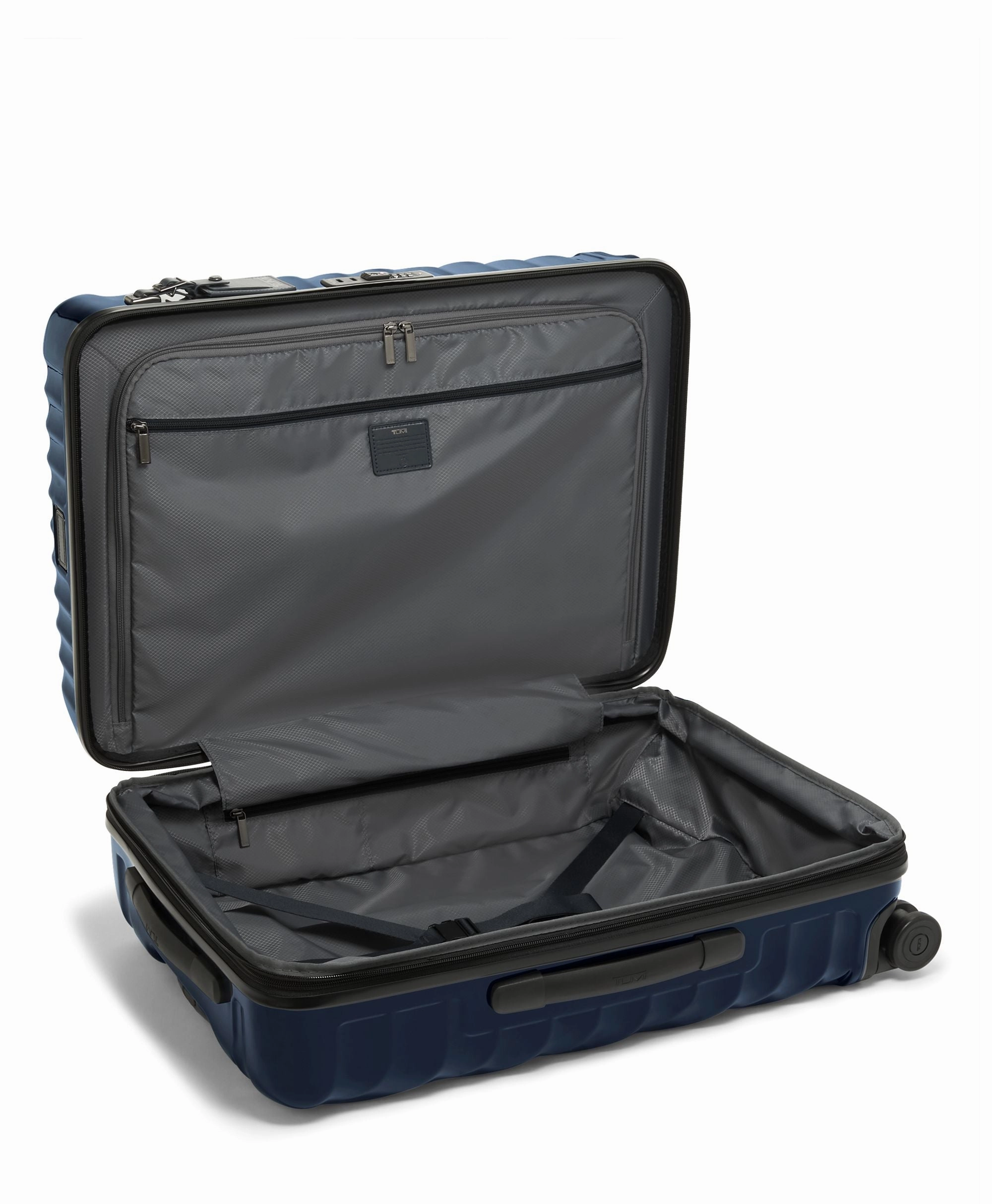Tumi 19 Degree Short Trip Expandable 4 Wheeled Packing Case Medium Luggage