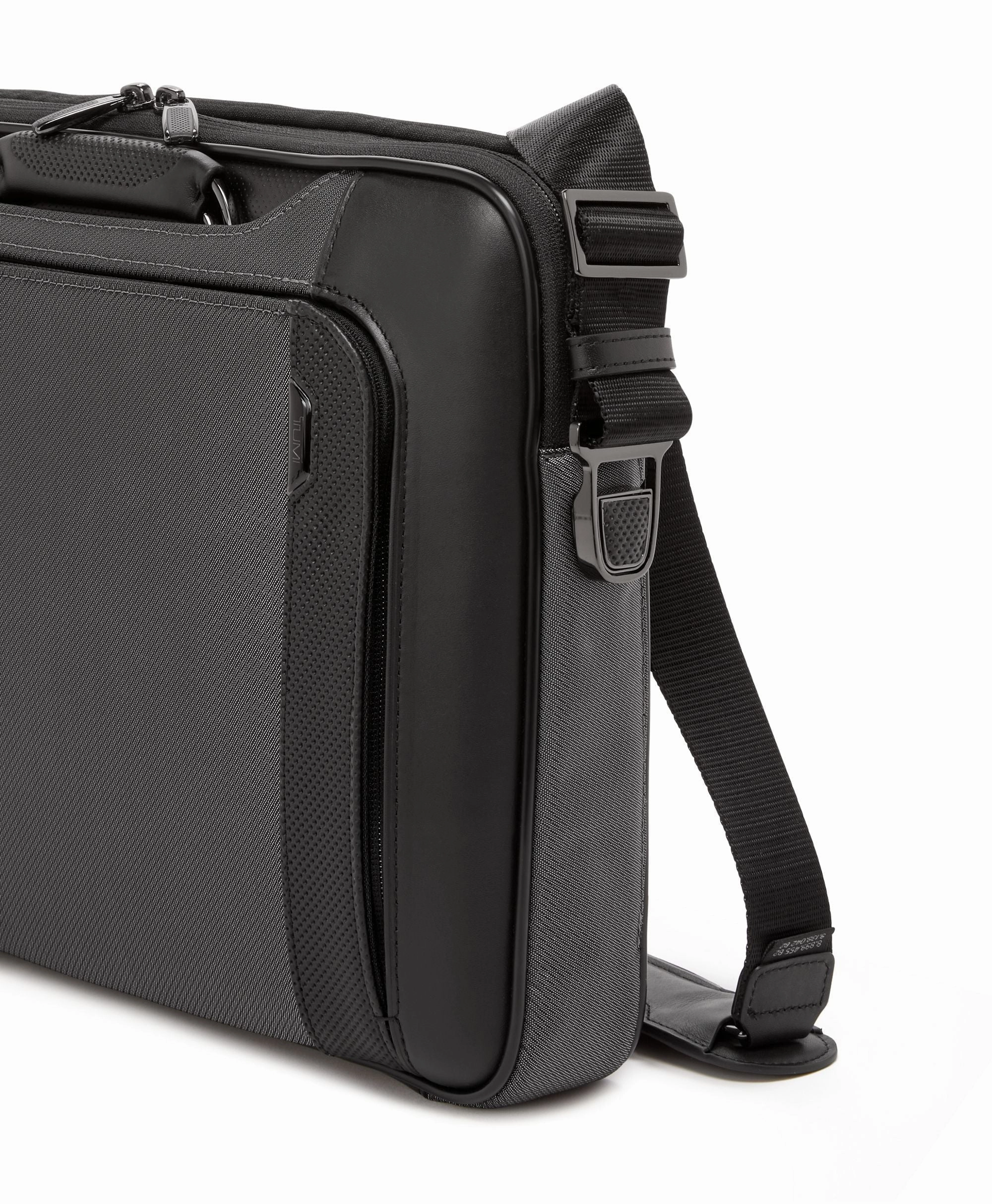 Tumi Arriv Hannover Slim Brief