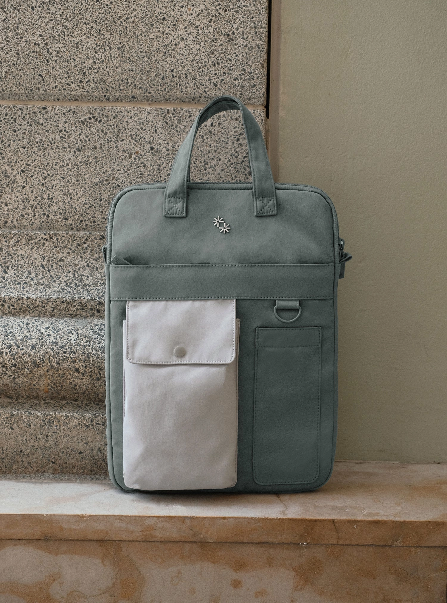 Utility Laptop Bag (15" Recraft Planet)