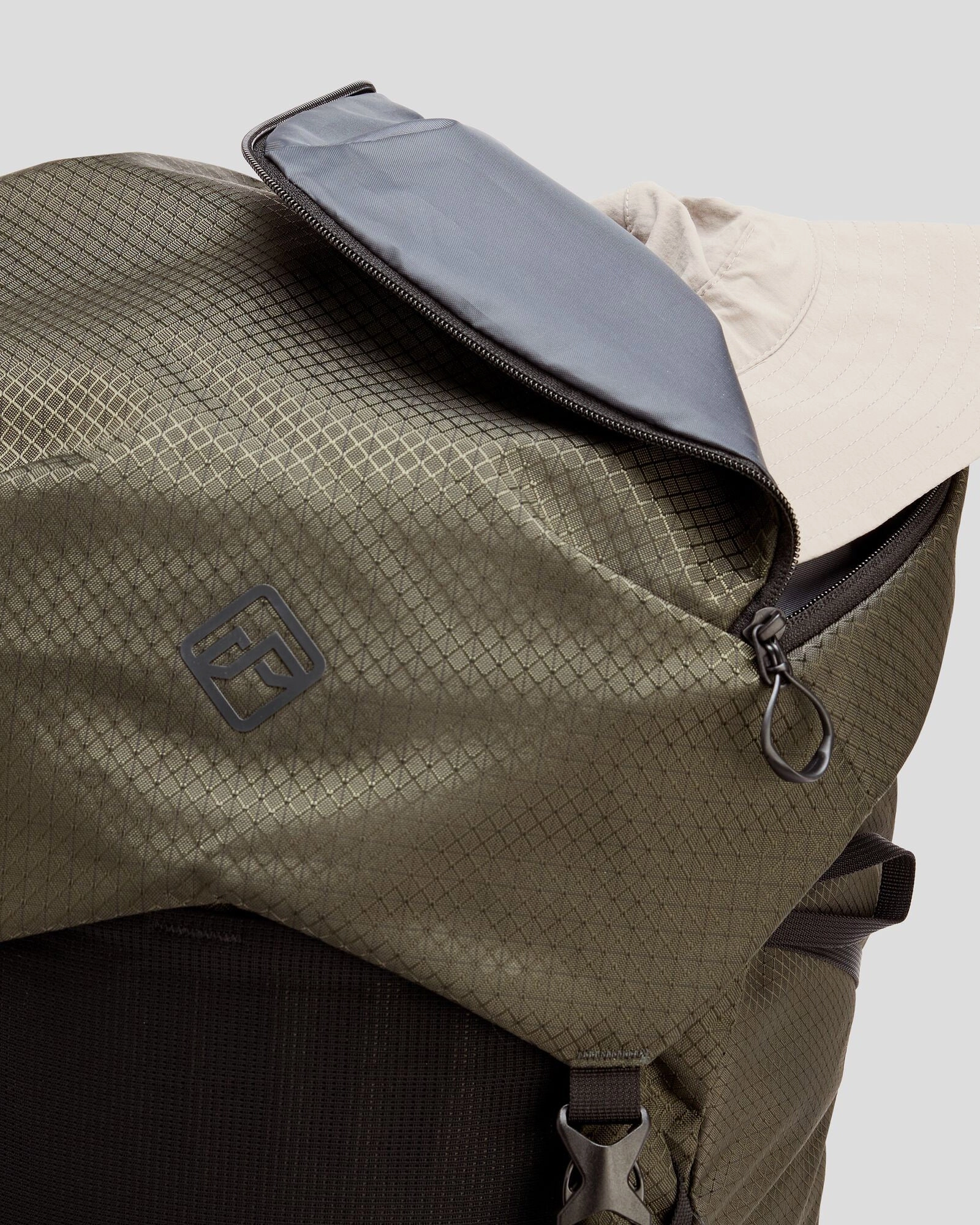 Valorous Pack - 58L - Dark Moss