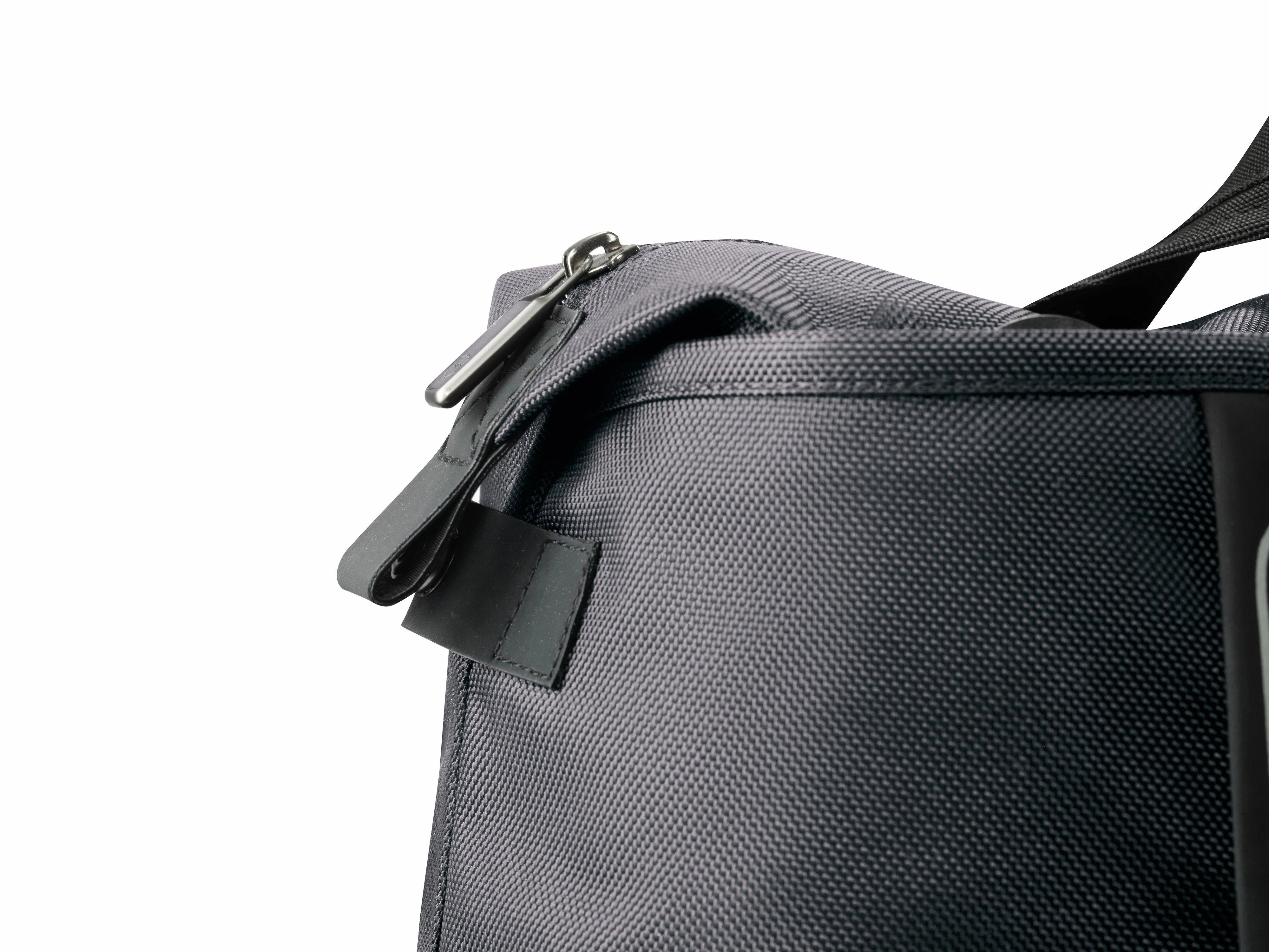 Victorinox Werks Traveler 6.0 Weekender Bag with Zipper Expansion