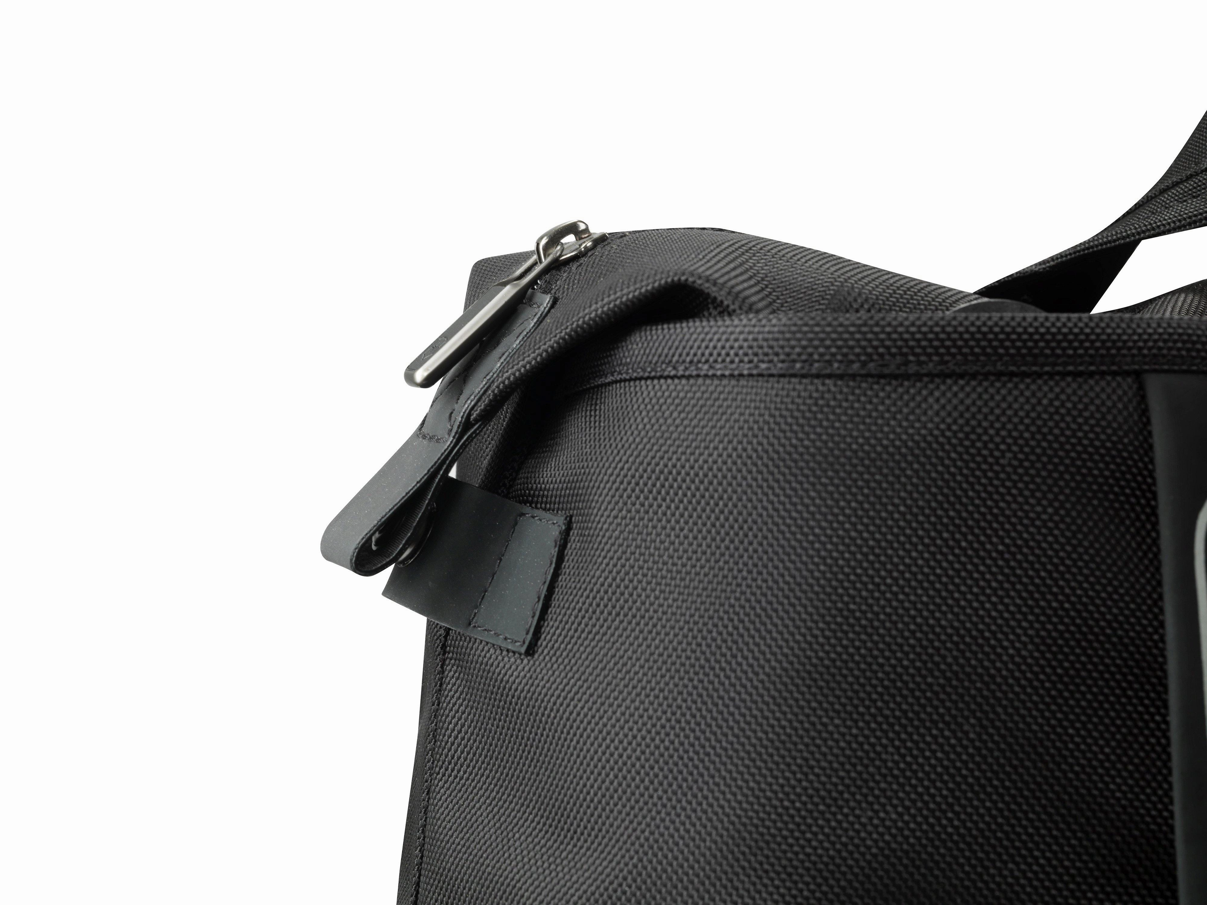 Victorinox Werks Traveler 6.0 Weekender Bag with Zipper Expansion