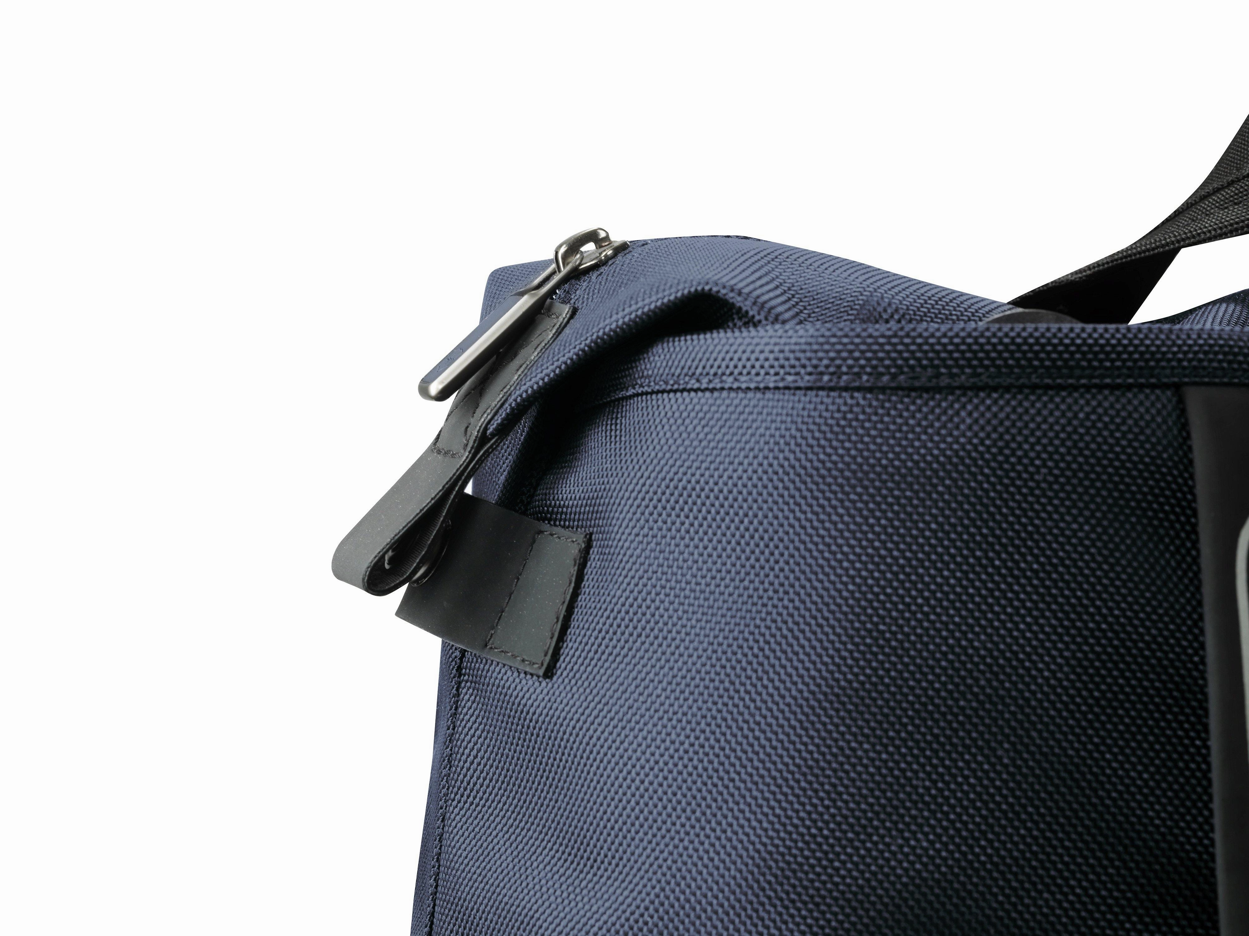 Victorinox Werks Traveler 6.0 Weekender Bag with Zipper Expansion