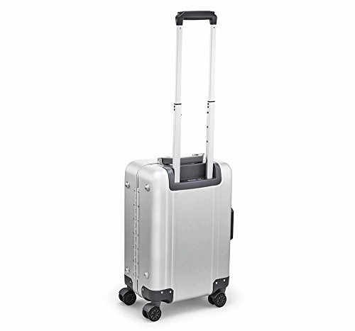 Zero Halliburton Classic Aluminum 2.0 Carry-On 4 Wheel Spinner Travel Case (Silver)